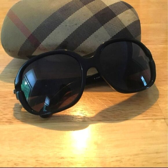 AUTHENTIC BURBERRY BLACK SILVER LOGO SUNNIES W/ VINTAGE NOVA CHECK CASE - Picture 1 of 5